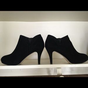 Steve Madden Girl black bootie heels
